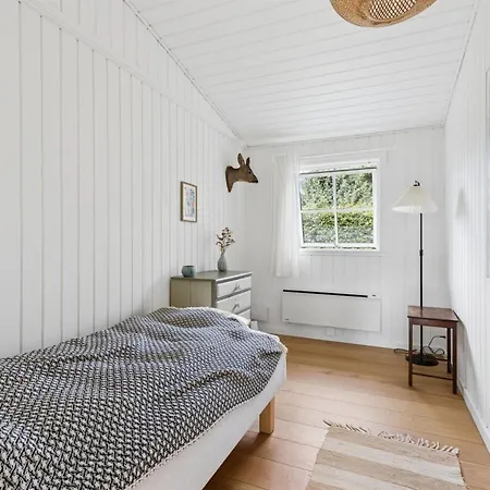 Brynja - 2-5km From The Sea By Interhome